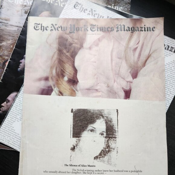 The New York Times Magazine Bundle Lot 9 Magazines RANDOM DATES Reading bundle - Picture 6 of 13